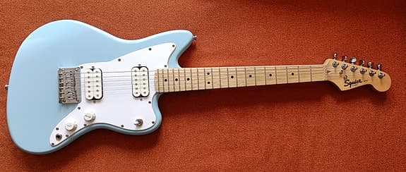 Squier Mini Jazzmaster med Fender Gigbag