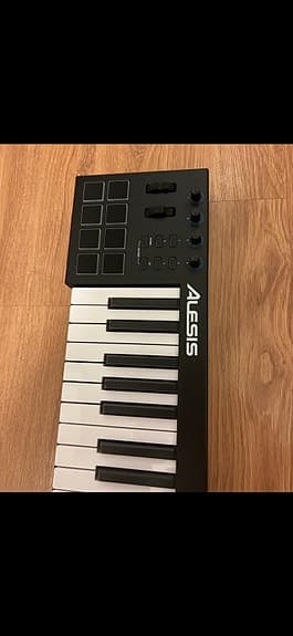 Alesis V49 MIDI-Keyboard Kontroller - Nästan Ny