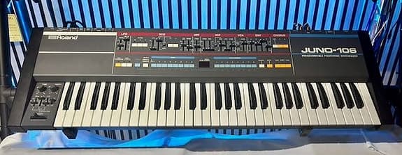Roland Juno-106 från 1984 i bra skick