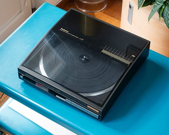 Technics SL-J2 Quartz Direct-Drive Fully-Automatic Turntable + P30 Cartridge