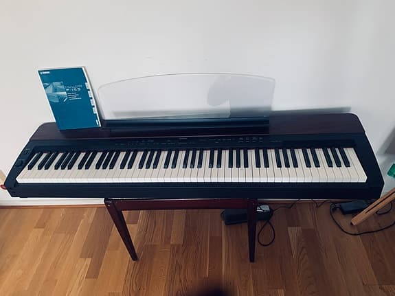 Digitalpiano svart Yamaha P-155