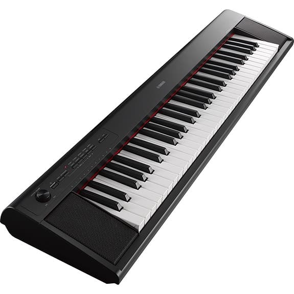 Yamaha Piaggero NP-12 digitalpiano 61 tangenter Lätt och smidigt bärbart