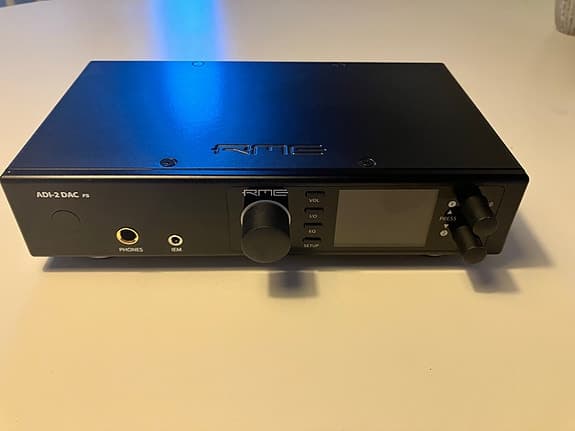 RME ADI-2 DAC FS hörlursförstärkare/DAC