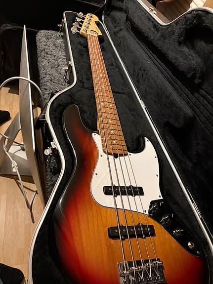 Fender Jazzfemma