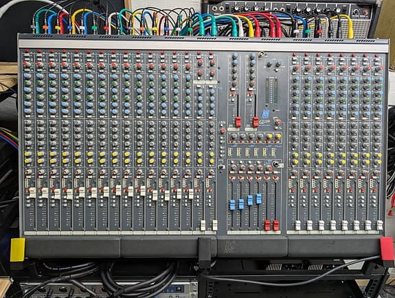 Allen & Heath gl 2200