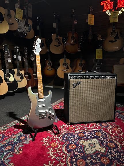 Fender Stratocaster H.E.R ( )