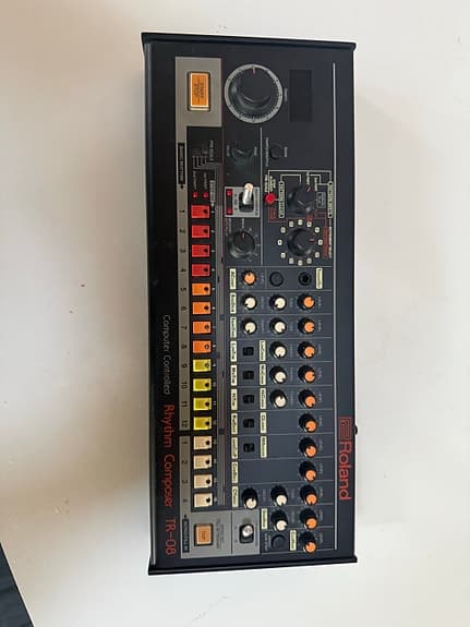 Roland TR-08 Rhythm Composer trummaskin