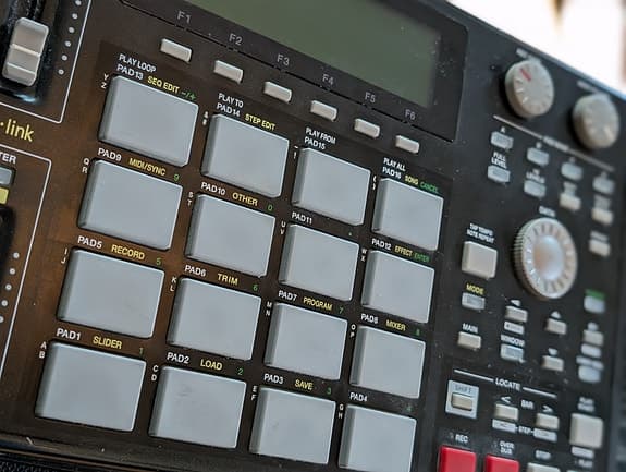 Akai MPC 1000 sampler/sequencer