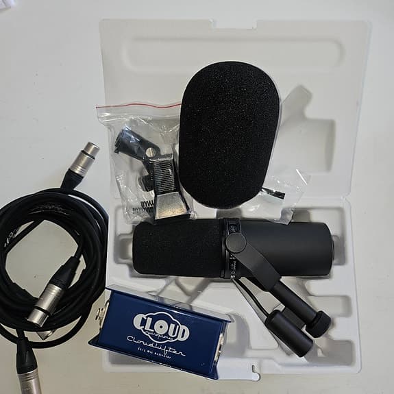 Shure SM7B Record Kit.