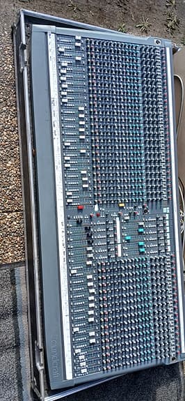 Soundcraft SM12 Analog 40-12 mixer