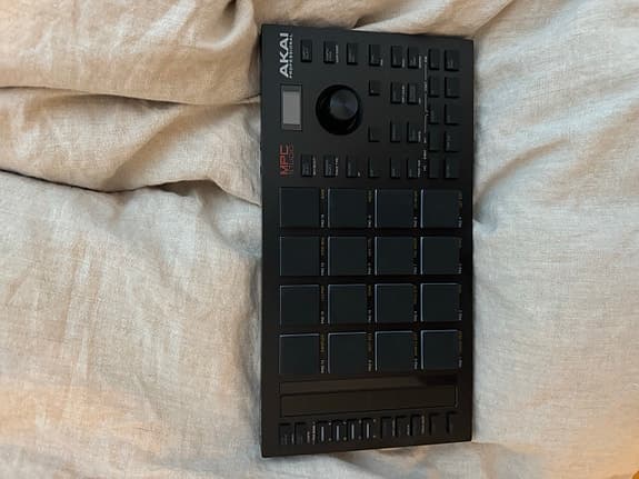 Akai MPC Studio MIDI-padkontroller svart