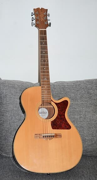 Akustisk/Elektrisk Sierra SAS30CE – Massivt lock & inbyggd mic