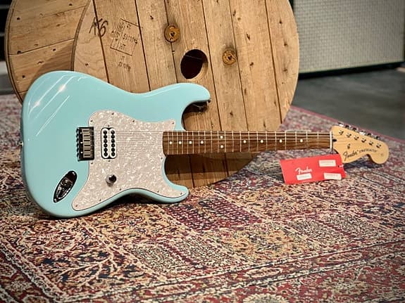 Fender Limited Edition Tom Delonge Stratocaster