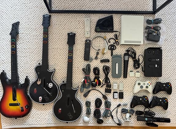 Xbox 360 Tillbehör (kontroller, hårddisk, Guitar hero mm.)