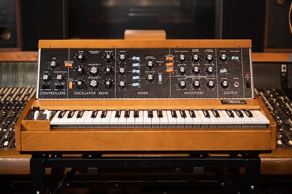 Moog Minimoog Model D Reissue + ATA case