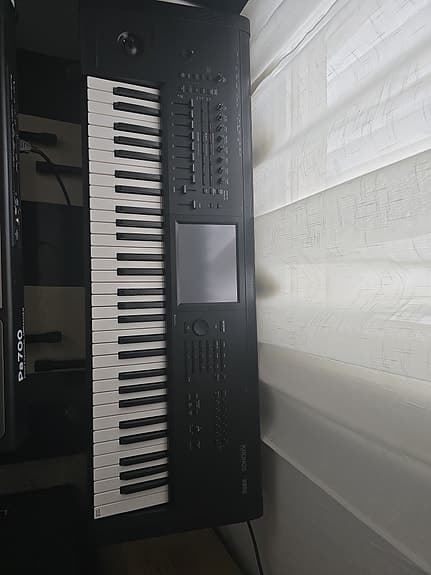 Korg Kronos 3 61 synthesizer svart