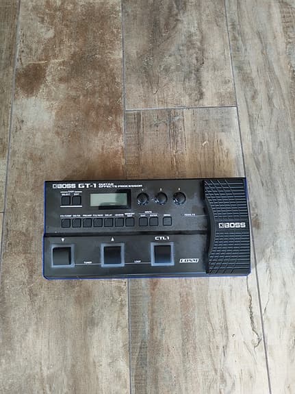 Boss GT-1B multieffektpedal
