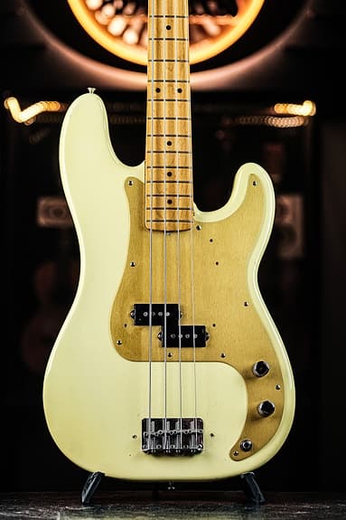 1989 Fender American Vintage ´57 Precision Bass vintage white