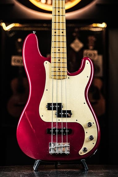 1999 Fender Deluxe Precision Bass Special candy apple red