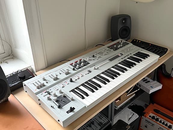 UDO Super 6 polyfonisk synt