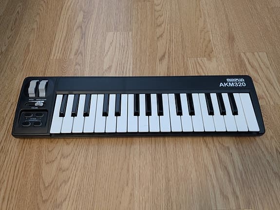 Kompakt MIDI-keyboard för musikproduktion – perfekt nybörjarköp! 99 kr