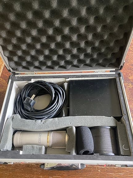 Generis GT-2 kondensatormikrofon med nätdel och kabel