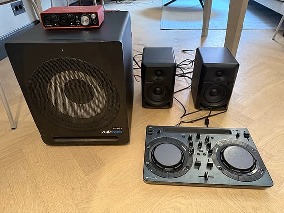 Pioneer DJ WeGO4 för dig som är ny eller vill ha ett litet och portabelt DJ-set
