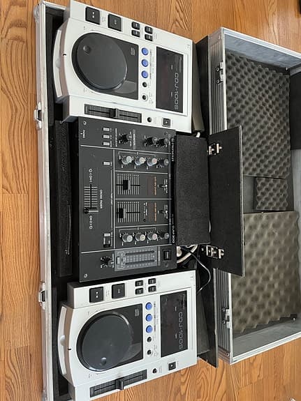 Pioneer CDJ-100S DJ-spelare med mixer i case