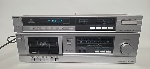 Sharp Stereo Synthesizer Tuner ST-26 och Stereo Cassette Deck RT-26