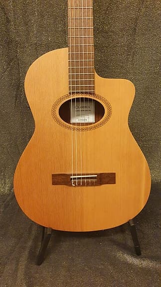 Klassisk gitarr Classica med cutaway