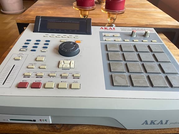 Akai MPC2000XL sampler trummaskin