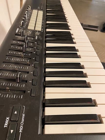 Novation Launchkey 61 MIDI-keyboard svart