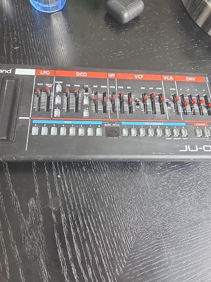 Roland JU-06 synthesizer