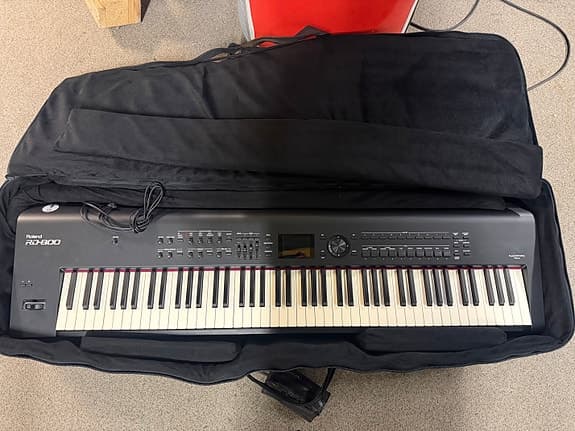 Roland RD-800 Stage Piano 88 tangenter + Gigbag