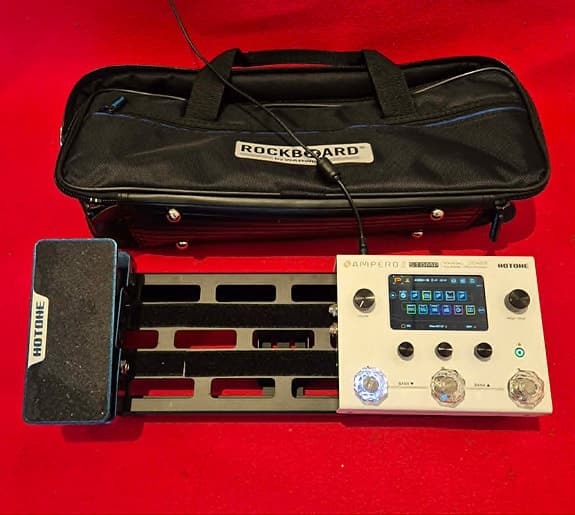 Hotone Ampero II Stomp + Soul Press II + Rockboard pedalboard