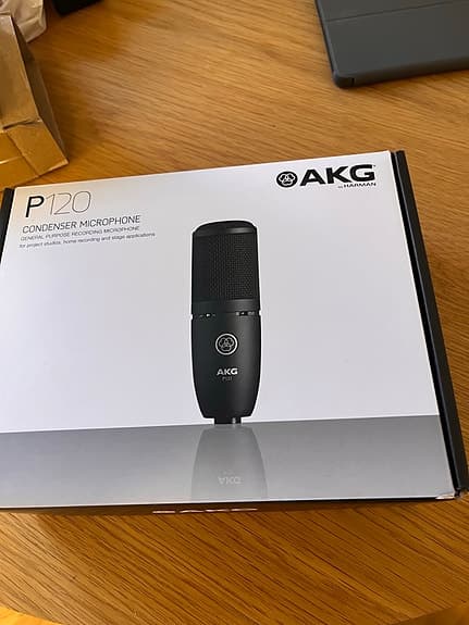 AKG P120 mikrofon svart