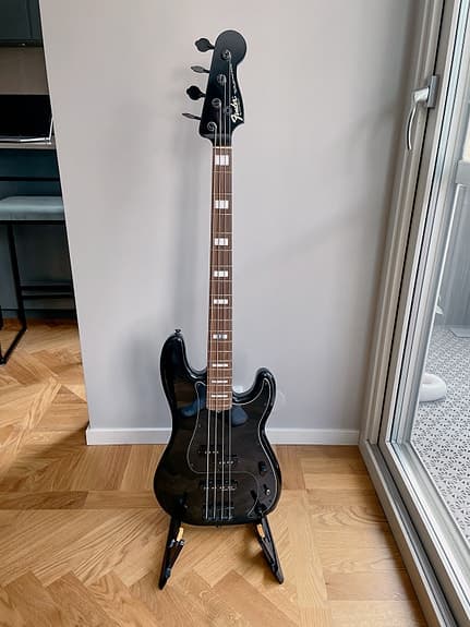 Fender Precision Duff Mckagen Bas