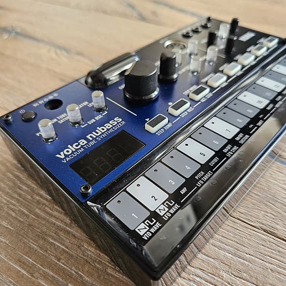 Korg Volca Nubass Synthesizer