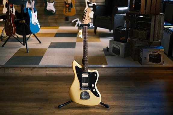 Beg. Fender Jazzmaster Player MX - Musikbörsen Malmö