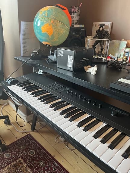 Native Instruments Komplete Kontrol A61 Midi keyboard