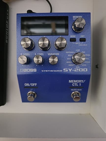 Boss SY-200 Gitarr/Bas Synthesizer