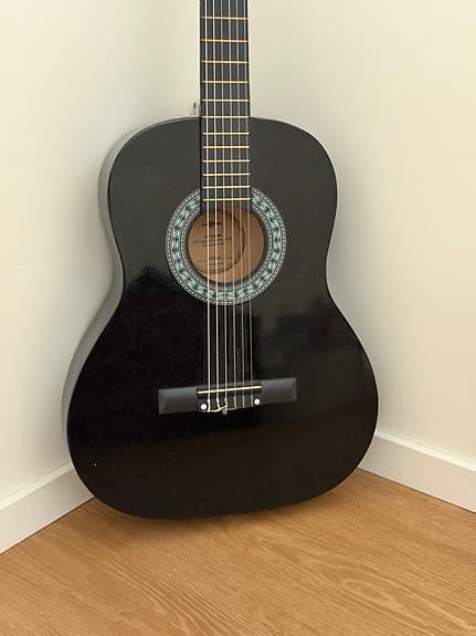 Klassisk gitarr i nyskick