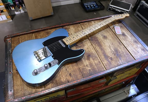 Fender Telecaster Vintera Roadworn i Lake Placid Blue