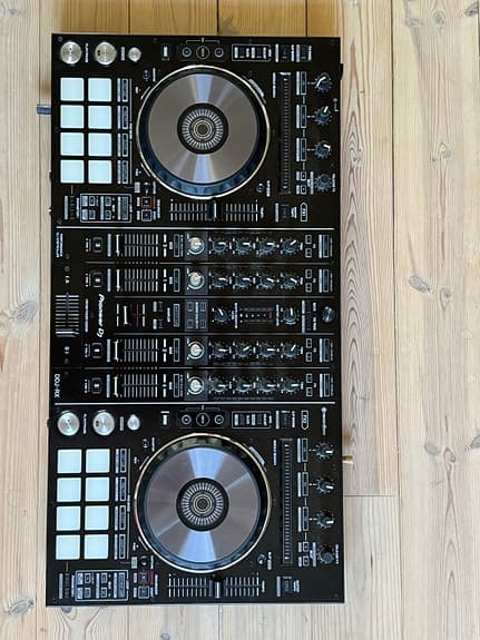 Pioneer DDJ-RX – 4-kanals DJ-controller