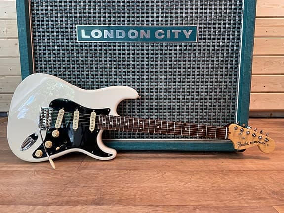 Fender American Performer Stratocaster Arctic White -22