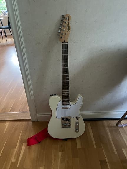 Squier Telecaster elgitarr vit