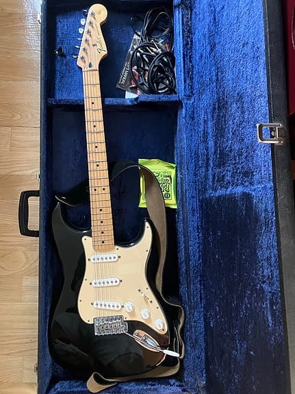 Fender Stratocaster Standard 2012 MX elgitarr + Förstärkare
