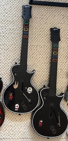 2 x Guitar Hero Les Paul