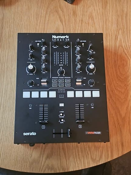 Numark Scratch DJ Mixer