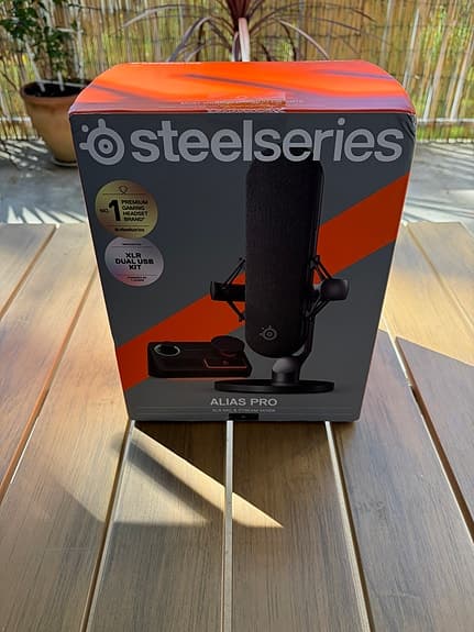 Steelseries Alias Pro Mikrofon & Stream-mixer